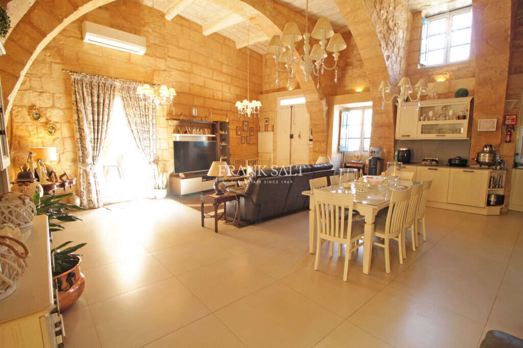 Qormi, 6 Bedrooms Bedrooms, ,For Sale,FRSA-426948 Qormi, 6 Bedrooms Bedrooms, ,For Sale,FRSA-426948