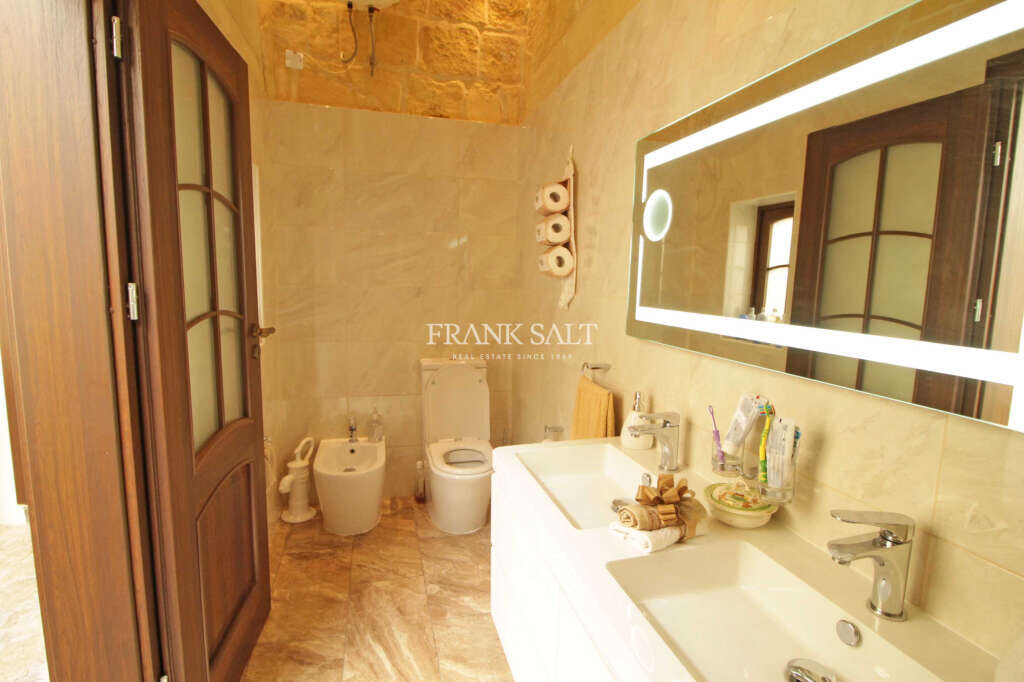 Qormi, 6 Bedrooms Bedrooms, ,For Sale,FRSA-426948