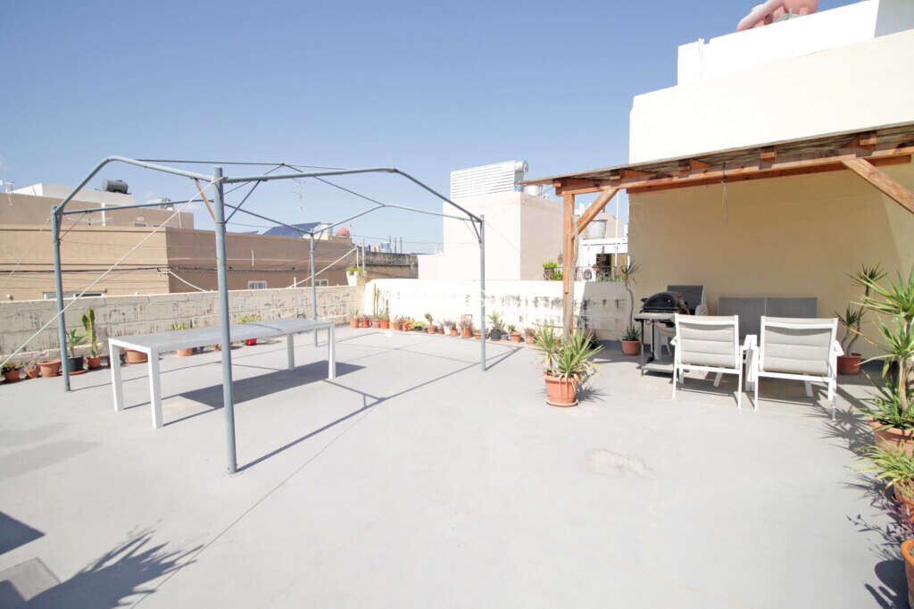 Qormi, 6 Bedrooms Bedrooms, ,For Sale,FRSA-426948