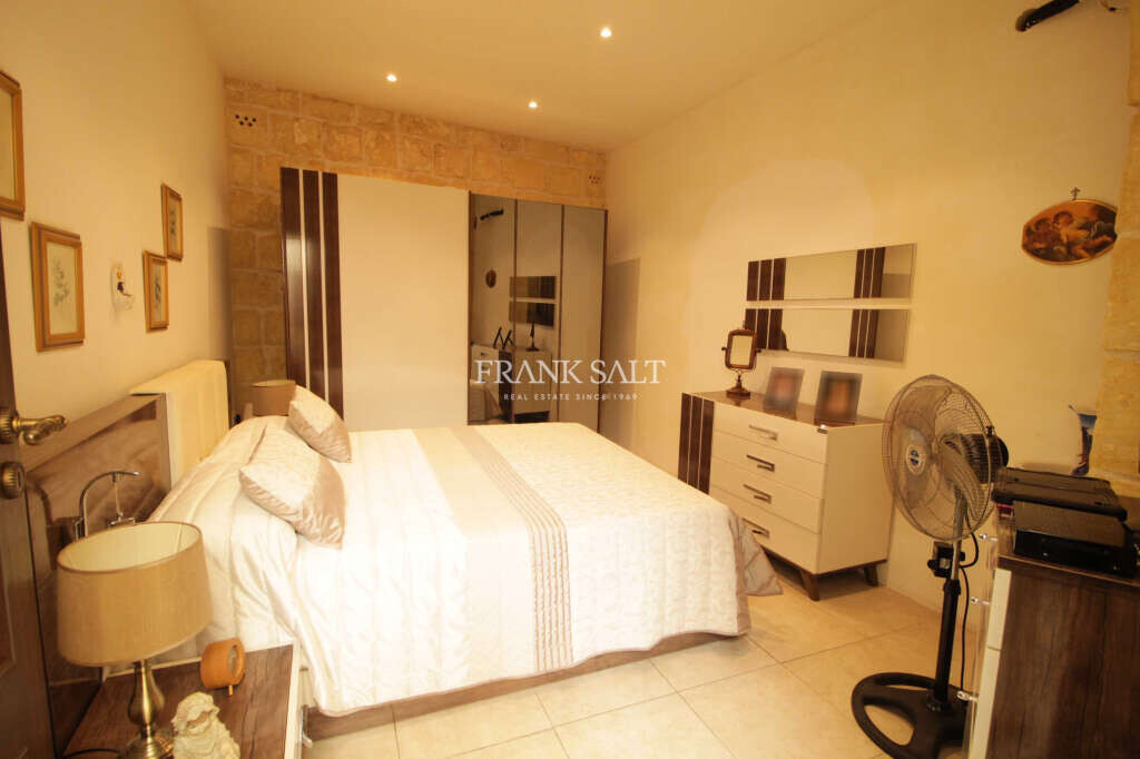 Qormi, 6 Bedrooms Bedrooms, ,For Sale,FRSA-426948