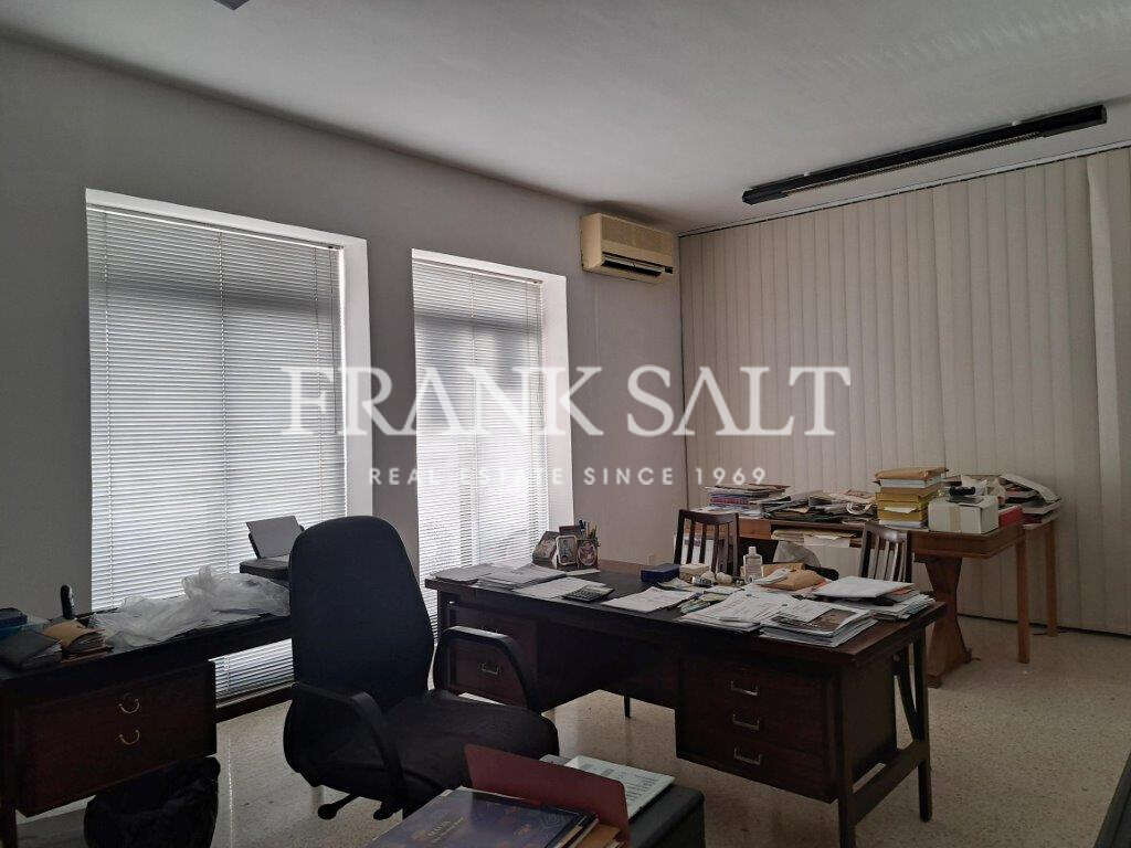 Ta' Xbiex, 2 Bedrooms Bedrooms, ,1 BathroomBathrooms,For Sale,FRSA-916326
