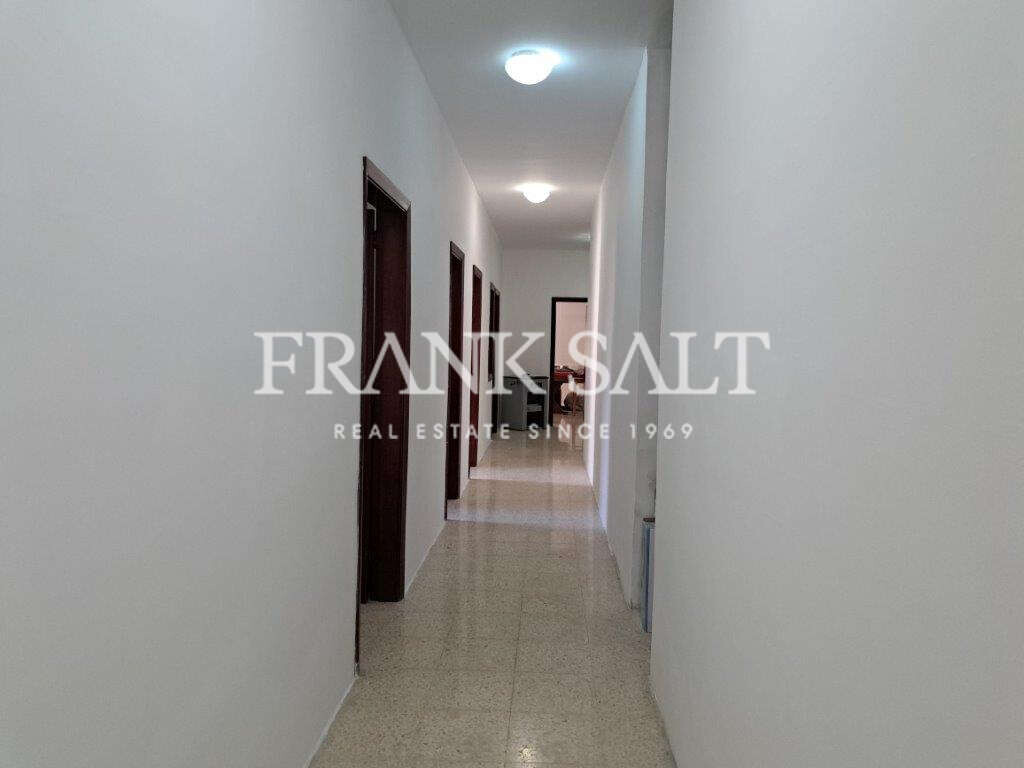 Ta' Xbiex, 2 Bedrooms Bedrooms, ,1 BathroomBathrooms,For Sale,FRSA-916326