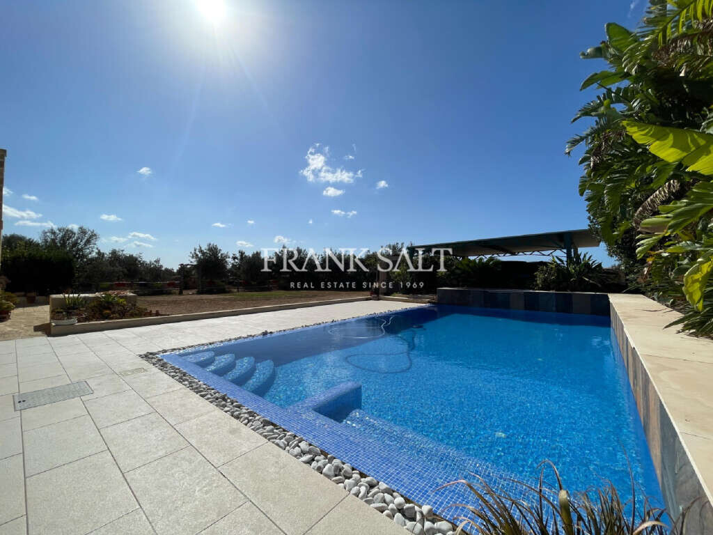 Siggiewi, 3 Bedrooms Bedrooms, ,For Sale,FRSA-044572