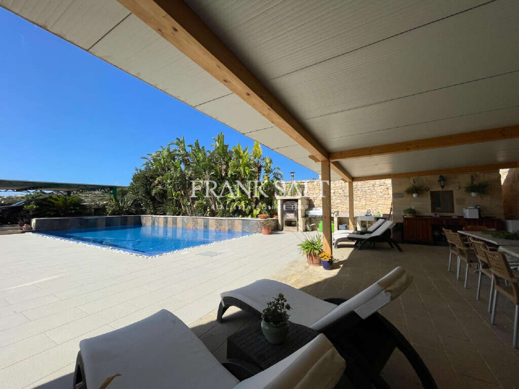 Siggiewi, 3 Bedrooms Bedrooms, ,For Sale,FRSA-044572