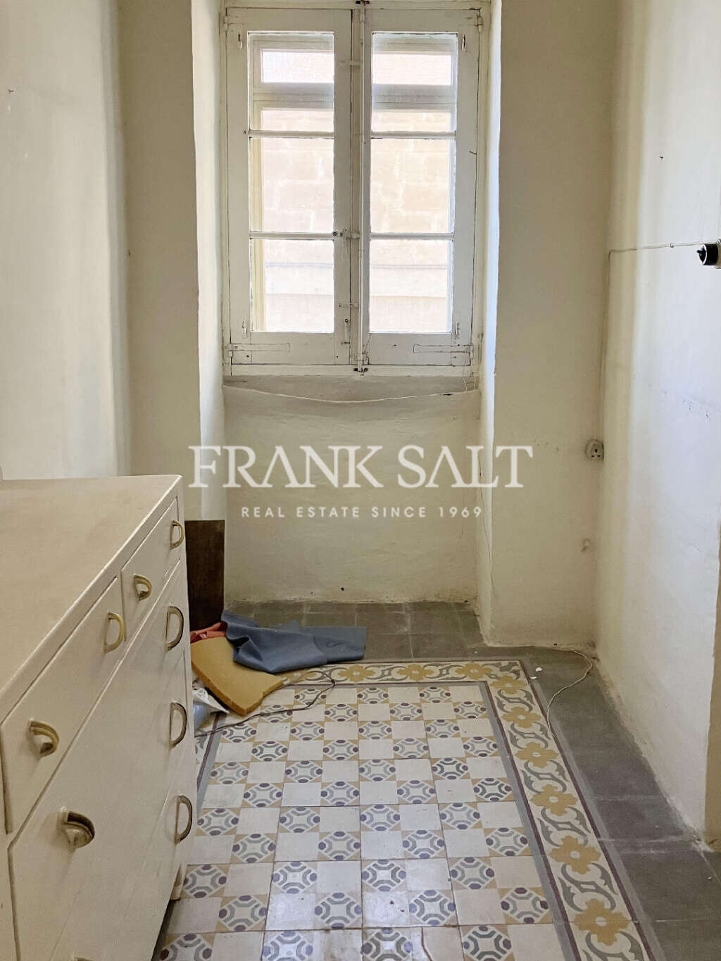 Senglea, 18 Bedrooms Bedrooms, ,For Sale,FRSA-620615