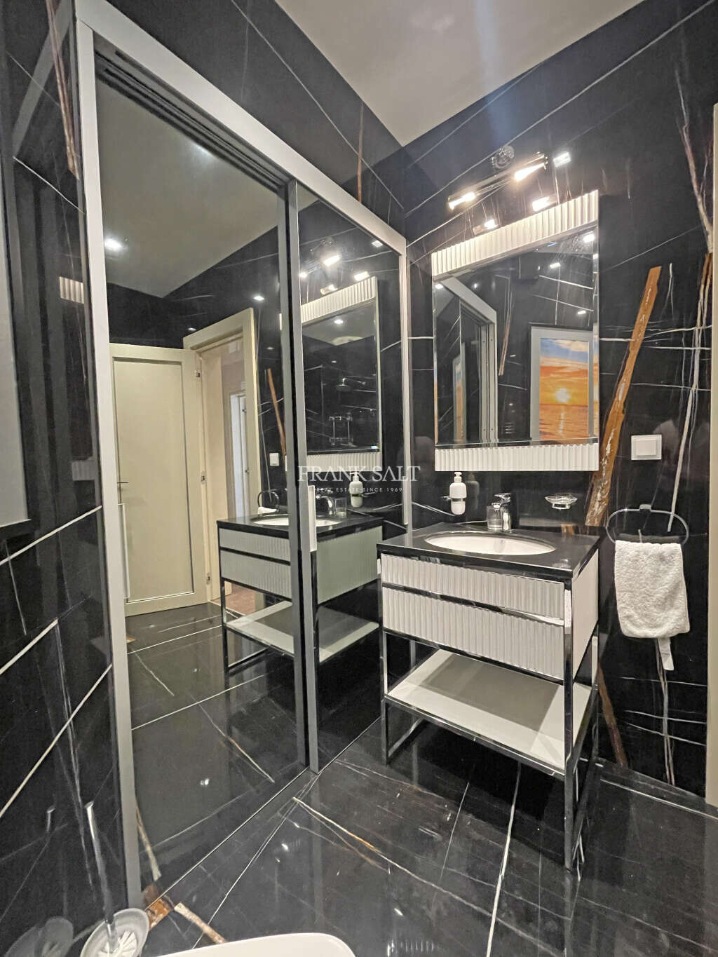 Pender Gardens, 3 Bedrooms Bedrooms, ,For Sale,FRSA-044331