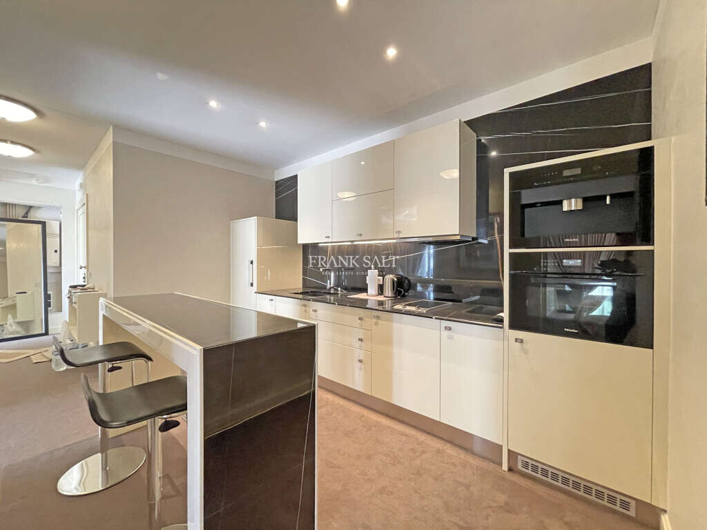 Pender Gardens, 3 Bedrooms Bedrooms, ,For Sale,FRSA-044331