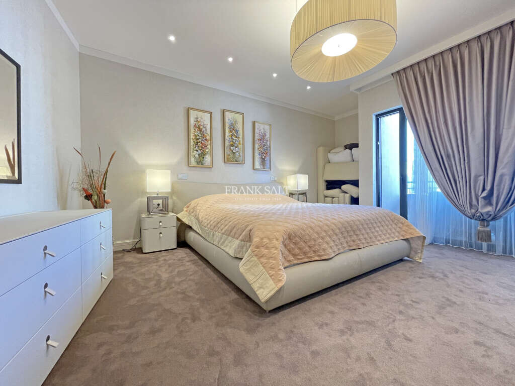 Pender Gardens, 3 Bedrooms Bedrooms, ,For Sale,FRSA-044331