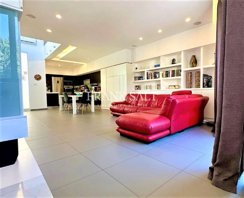 Tal-Ibrag, 3 Bedrooms Bedrooms, ,1 BathroomBathrooms,For Sale,FRSA-916871