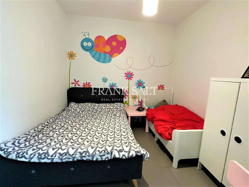 Tal-Ibrag, 3 Bedrooms Bedrooms, ,1 BathroomBathrooms,For Sale,FRSA-916871