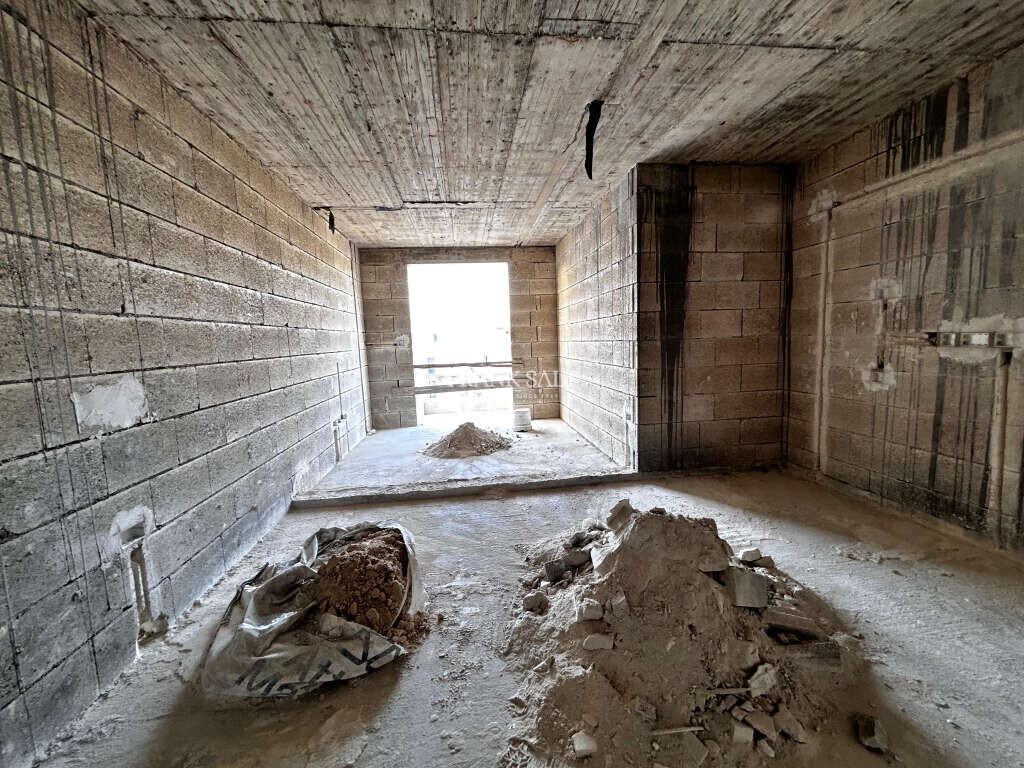 Bugibba, 4 Bedrooms Bedrooms, ,3 BathroomsBathrooms,For Sale,FRSA-620296