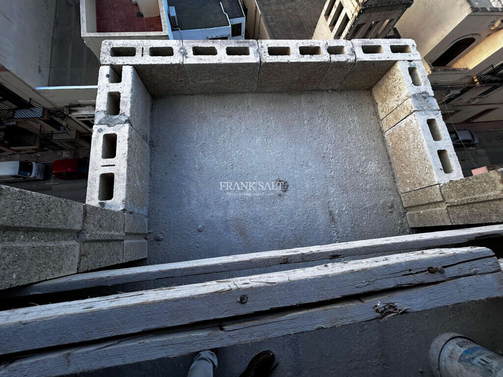 Bugibba, 4 Bedrooms Bedrooms, ,3 BathroomsBathrooms,For Sale,FRSA-620296