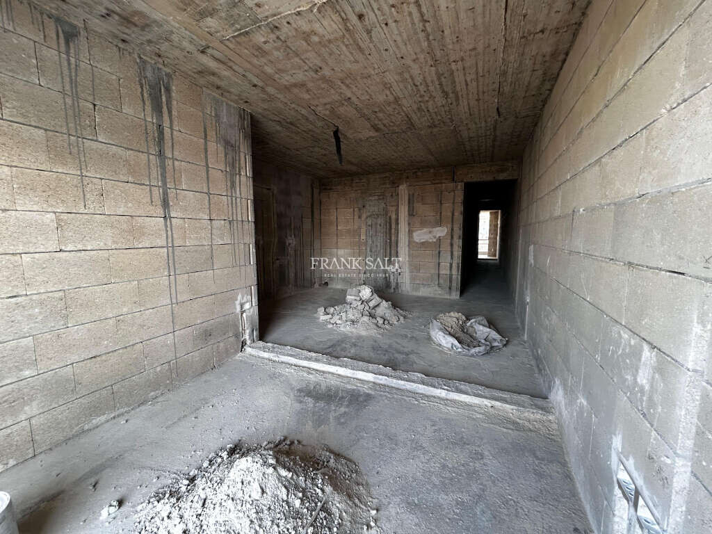 Bugibba, 4 Bedrooms Bedrooms, ,3 BathroomsBathrooms,For Sale,FRSA-620296