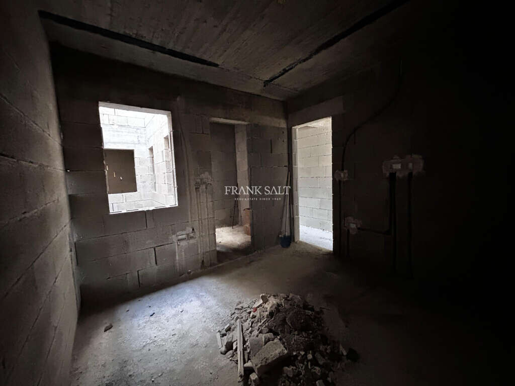 Bugibba, 4 Bedrooms Bedrooms, ,3 BathroomsBathrooms,For Sale,FRSA-620296