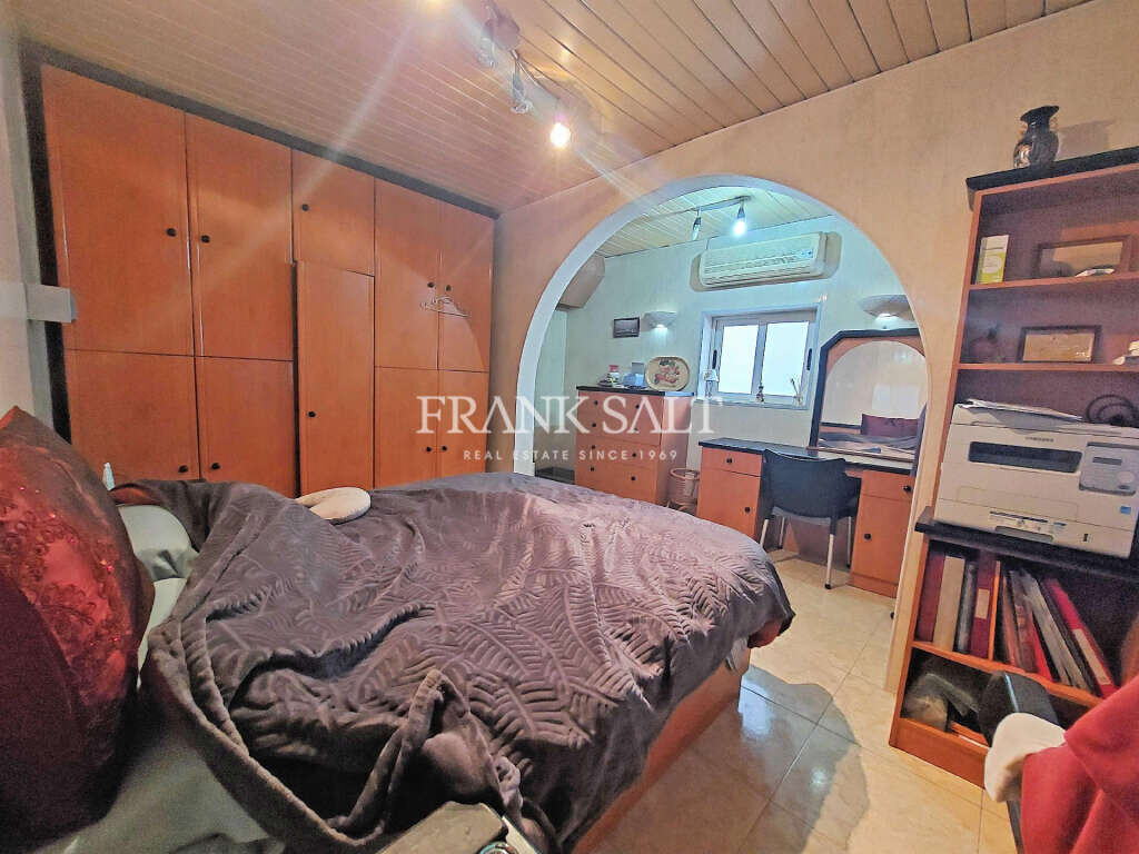 Santa Venera, 3 Bedrooms Bedrooms, ,For Sale,FRSA-426295