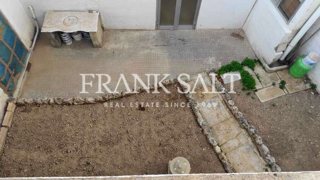 Attard, 2 Bedrooms Bedrooms, ,1 BathroomBathrooms,For Sale,FRSA-511532