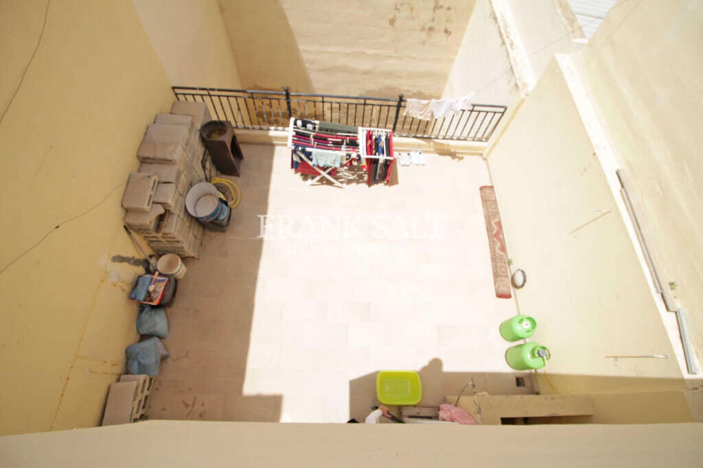 Fgura, 3 Bedrooms Bedrooms, ,For Sale,FRSA-426498