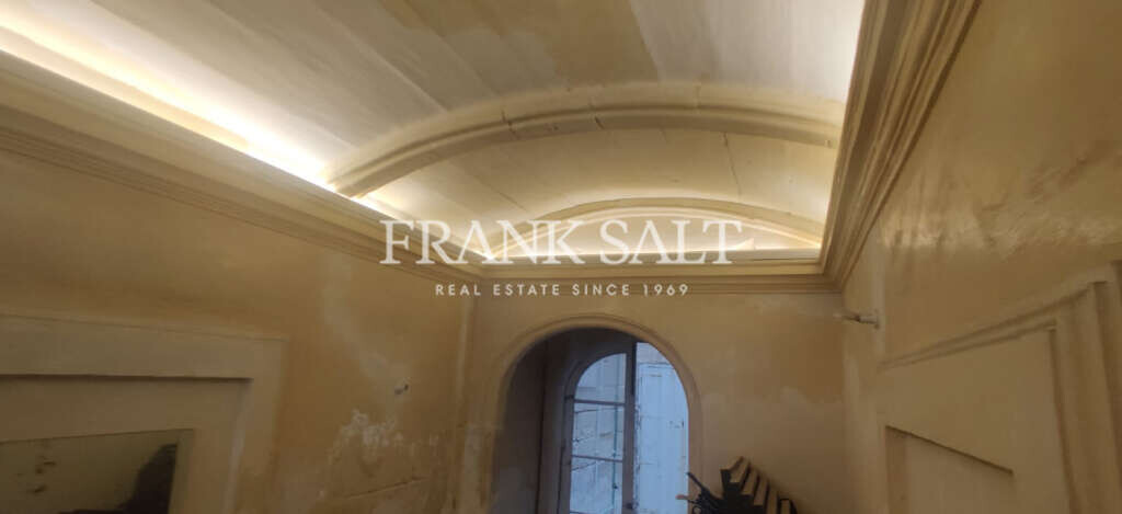 Hamrun, 14 Bedrooms Bedrooms, ,2 BathroomsBathrooms,For Sale,FRSA-916484