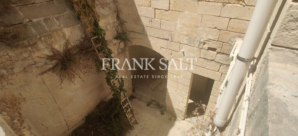 Hamrun, 14 Bedrooms Bedrooms, ,2 BathroomsBathrooms,For Sale,FRSA-916484