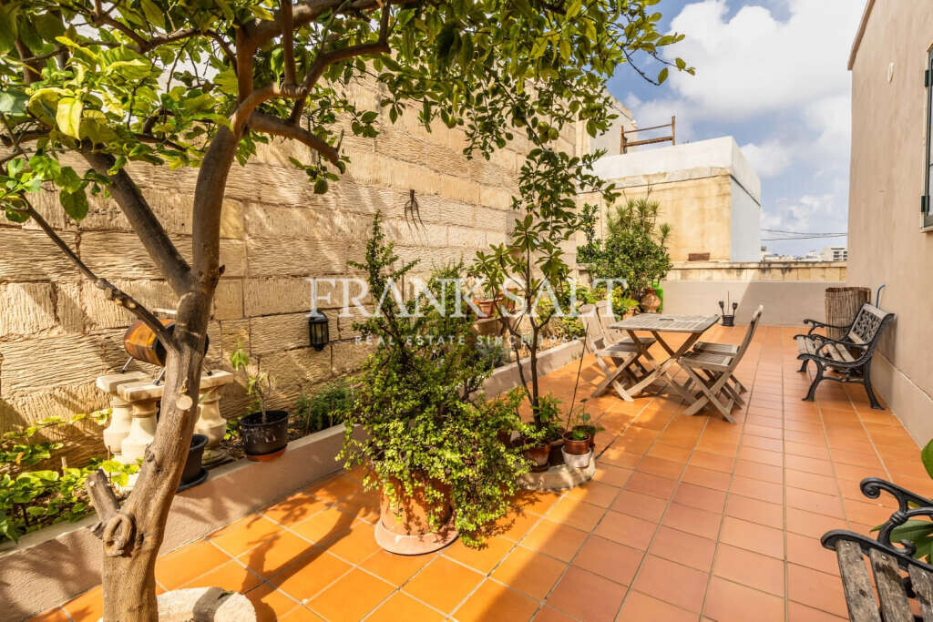 Swieqi, 3 Bedrooms Bedrooms, ,1 BathroomBathrooms,For Sale,FRSA-022459
