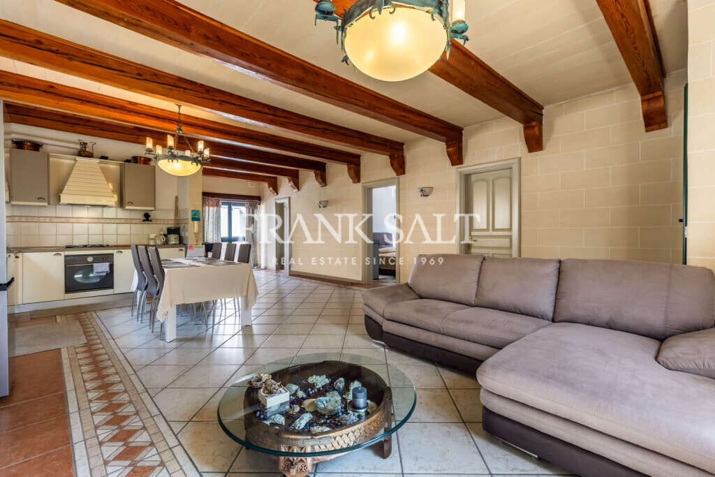 Swieqi, 3 Bedrooms Bedrooms, ,1 BathroomBathrooms,For Sale,FRSA-022459