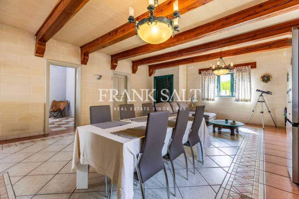 Swieqi, 3 Bedrooms Bedrooms, ,1 BathroomBathrooms,For Sale,FRSA-022459