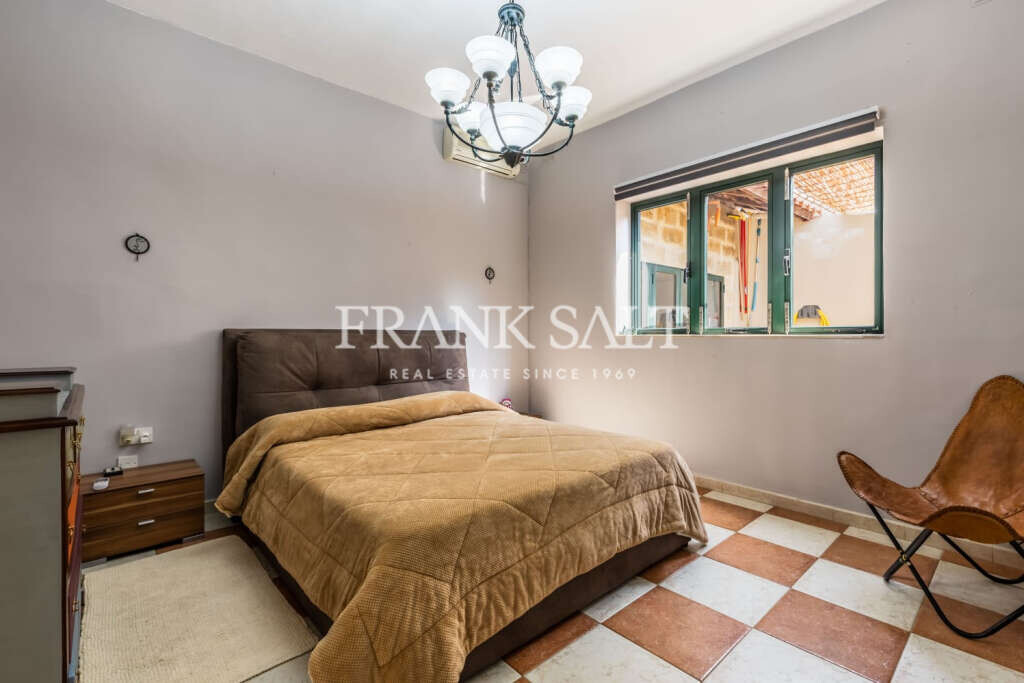 Swieqi, 3 Bedrooms Bedrooms, ,1 BathroomBathrooms,For Sale,FRSA-022459