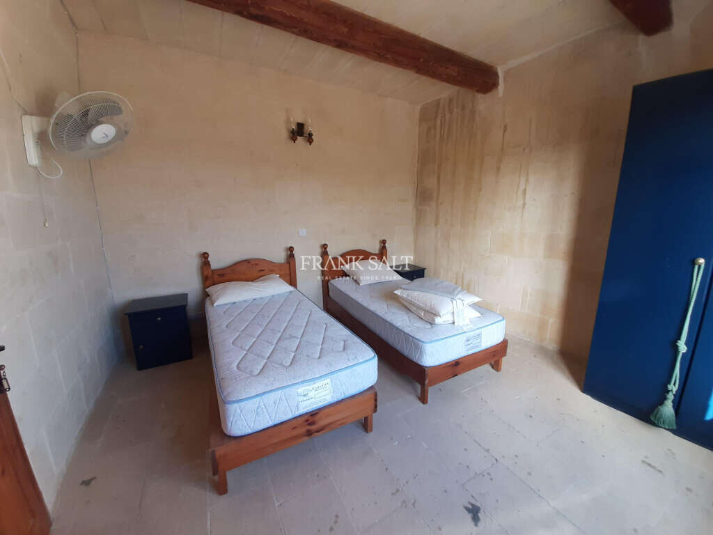 Xaghra, Gozo, 7 Bedrooms Bedrooms, ,3 BathroomsBathrooms,For Sale,FRSA-115492