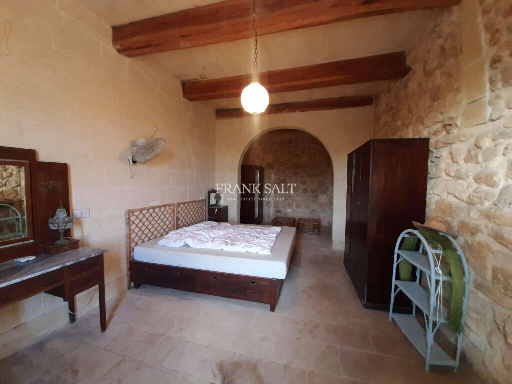 Xaghra, Gozo, 7 Bedrooms Bedrooms, ,3 BathroomsBathrooms,For Sale,FRSA-115492