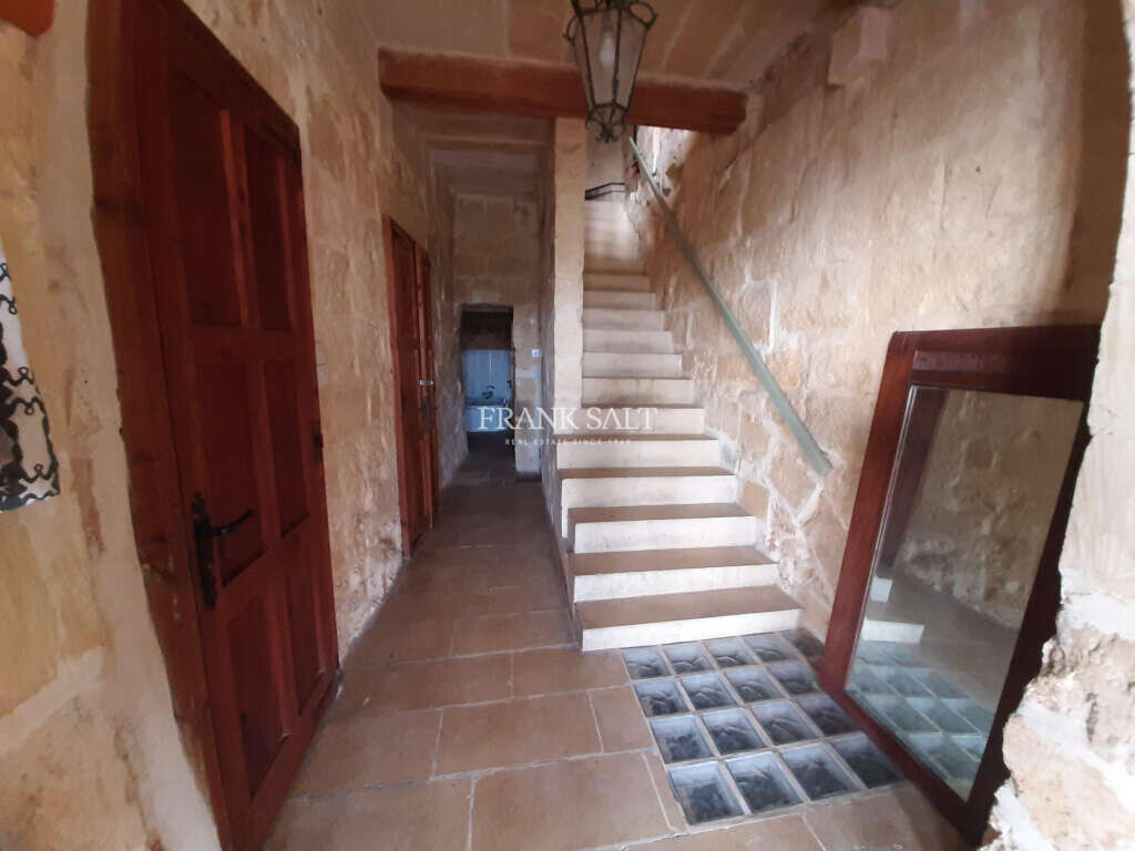 Xaghra, Gozo, 7 Bedrooms Bedrooms, ,3 BathroomsBathrooms,For Sale,FRSA-115492