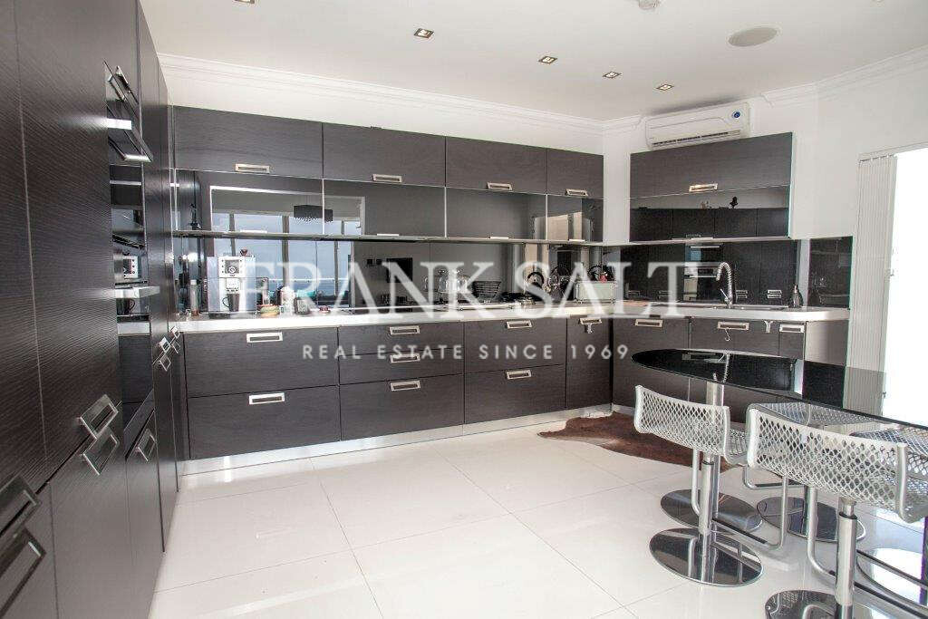 Sliema, 3 Bedrooms Bedrooms, ,2 BathroomsBathrooms,For Sale,FRSA-616268