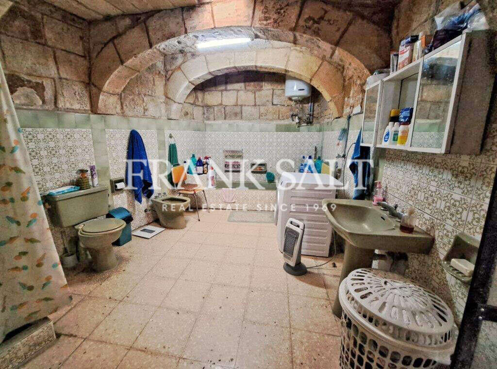 Attard, 3 Bedrooms Bedrooms, ,1 BathroomBathrooms,For Sale,FRSA-714744
