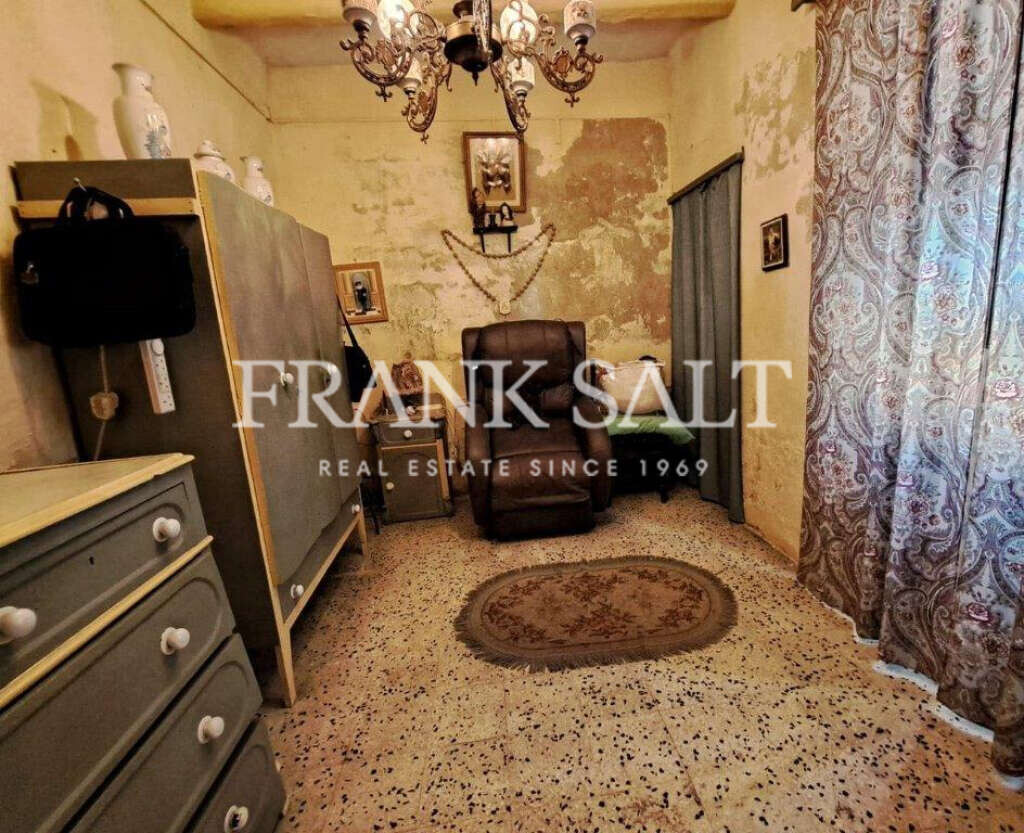 Attard, 3 Bedrooms Bedrooms, ,1 BathroomBathrooms,For Sale,FRSA-714744