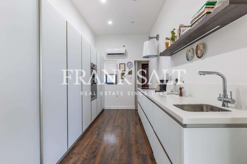 Sliema, 3 Bedrooms Bedrooms, ,1 BathroomBathrooms,For Sale,FRSA-302777