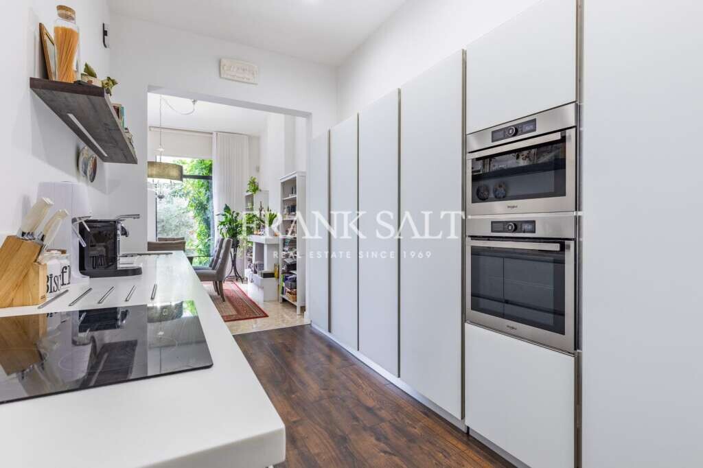 Sliema, 3 Bedrooms Bedrooms, ,1 BathroomBathrooms,For Sale,FRSA-302777