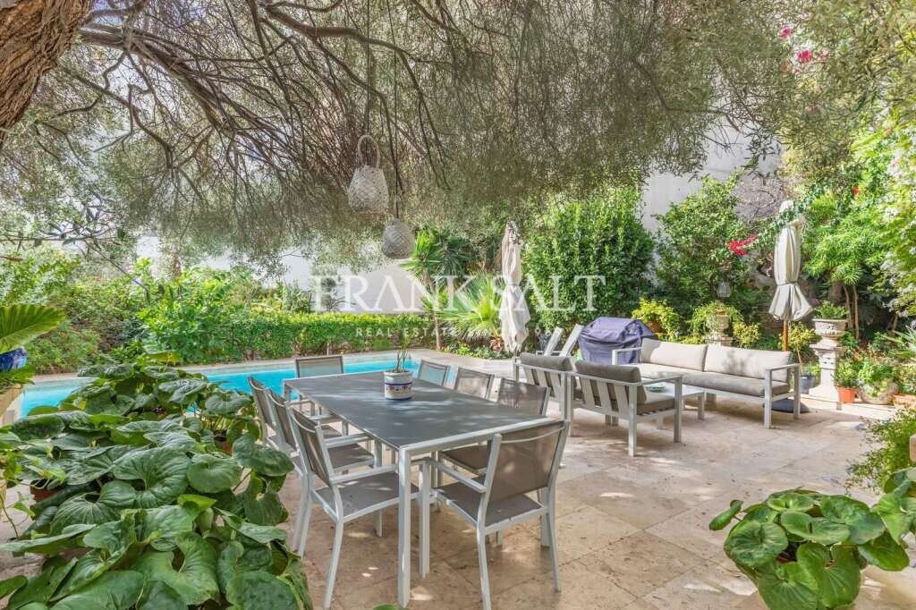 Sliema, 3 Bedrooms Bedrooms, ,1 BathroomBathrooms,For Sale,FRSA-302777