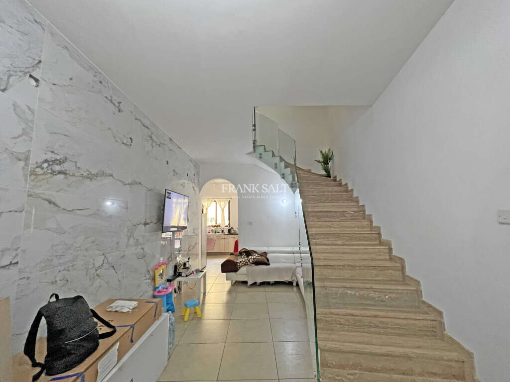 Luqa, 2 Bedrooms Bedrooms, ,For Sale,FRSA-426161 Luqa, 2 Bedrooms Bedrooms, ,For Sale,FRSA-426161