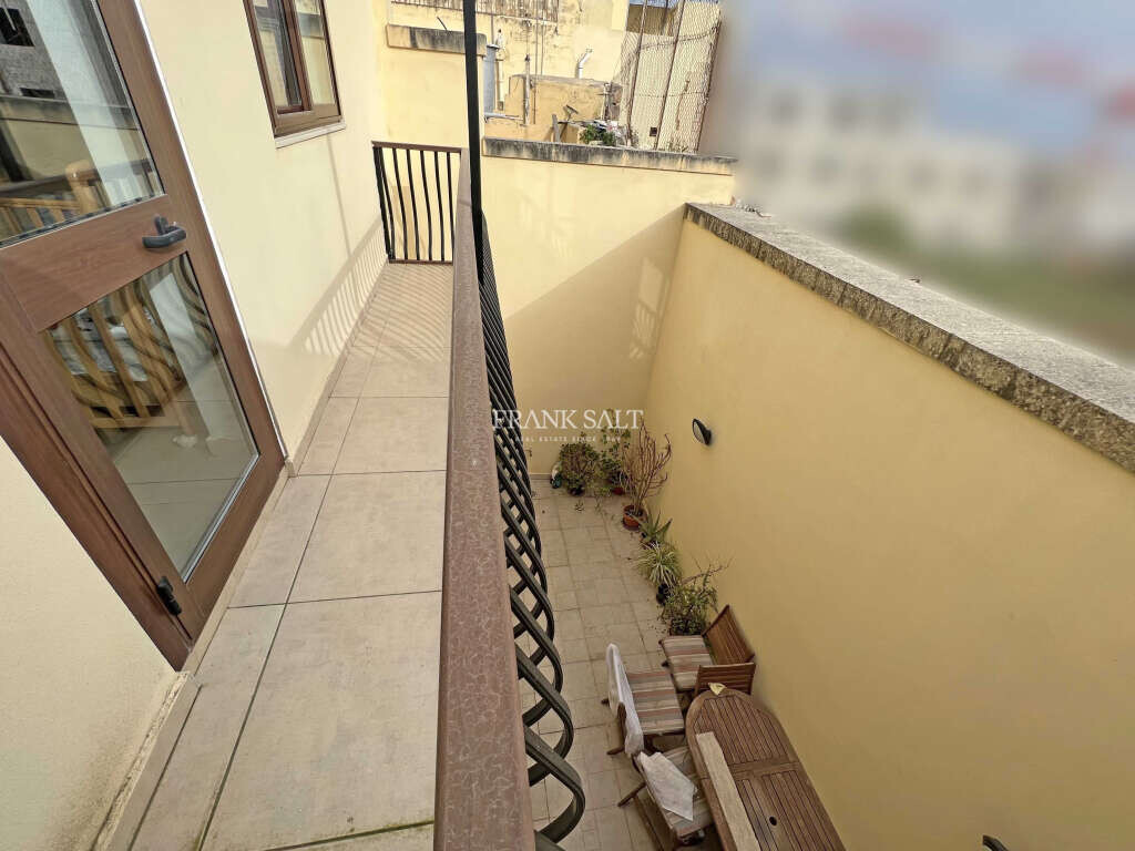 Luqa, 2 Bedrooms Bedrooms, ,For Sale,FRSA-426161