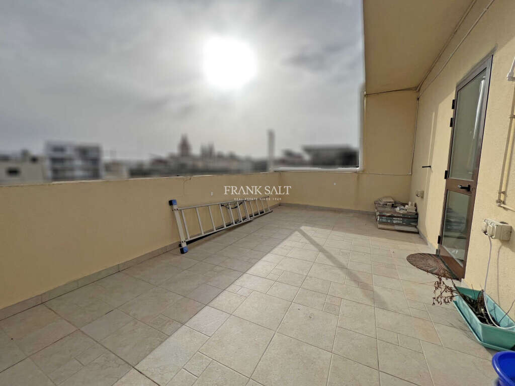 Luqa, 2 Bedrooms Bedrooms, ,For Sale,FRSA-426161