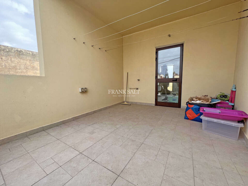 Luqa, 2 Bedrooms Bedrooms, ,For Sale,FRSA-426161
