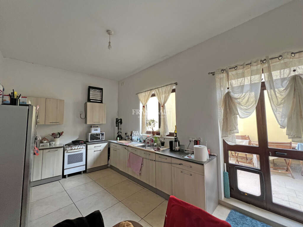 Luqa, 2 Bedrooms Bedrooms, ,For Sale,FRSA-426161