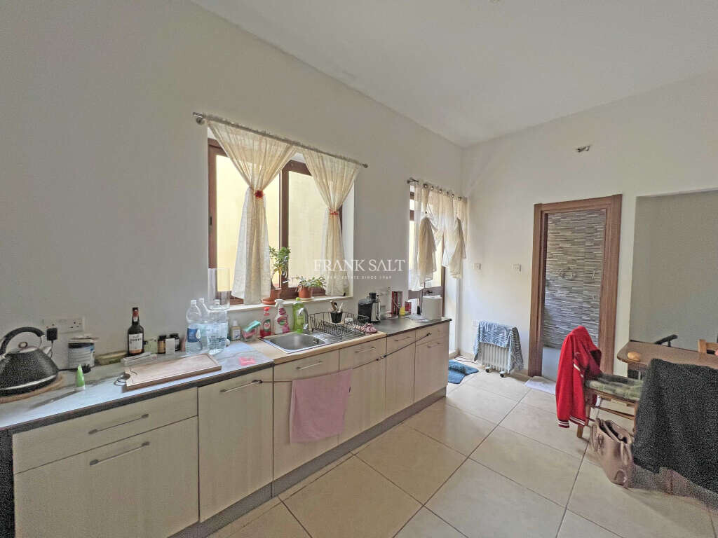 Luqa, 2 Bedrooms Bedrooms, ,For Sale,FRSA-426161