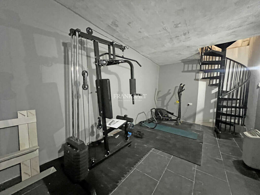 Luqa, 2 Bedrooms Bedrooms, ,For Sale,FRSA-426161