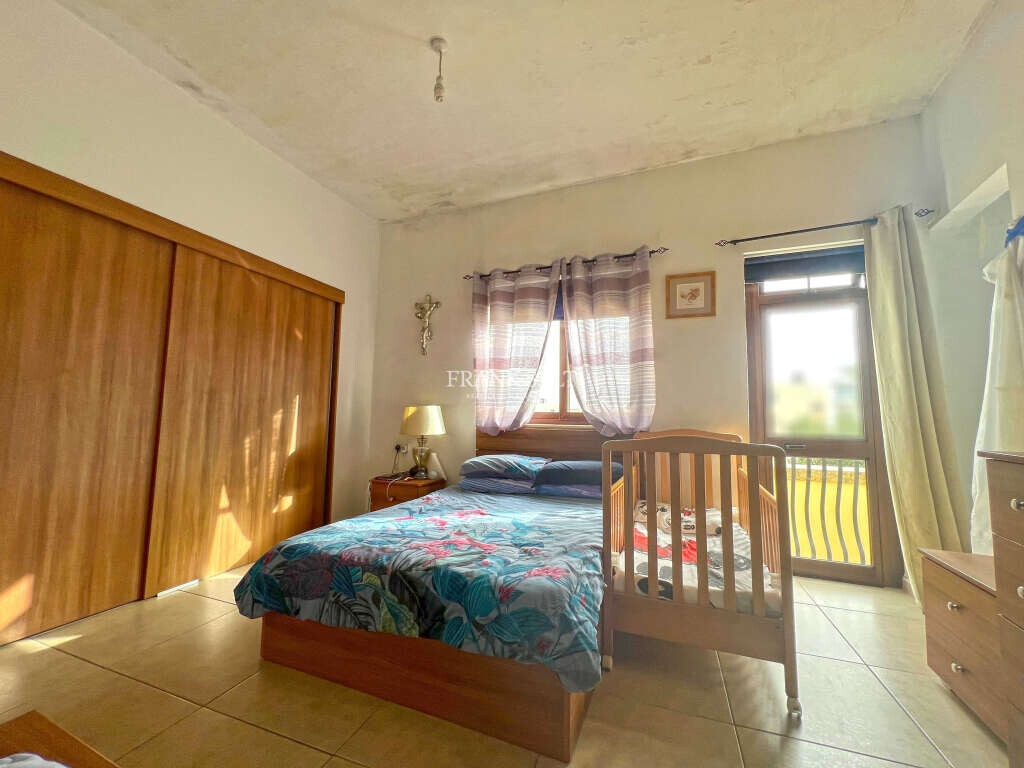 Luqa, 2 Bedrooms Bedrooms, ,For Sale,FRSA-426161