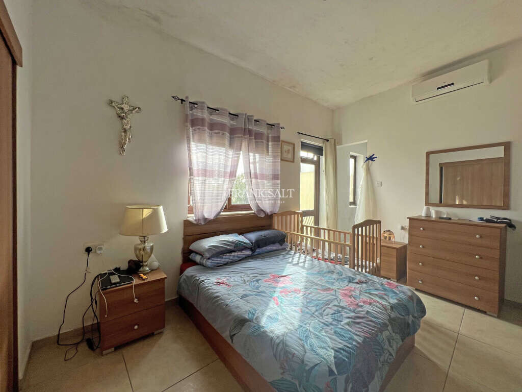 Luqa, 2 Bedrooms Bedrooms, ,For Sale,FRSA-426161
