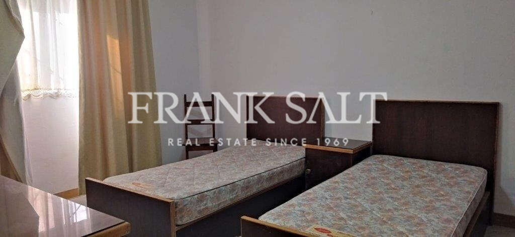 Qawra, 2 Bedrooms Bedrooms, ,For Sale,FRSA-511373