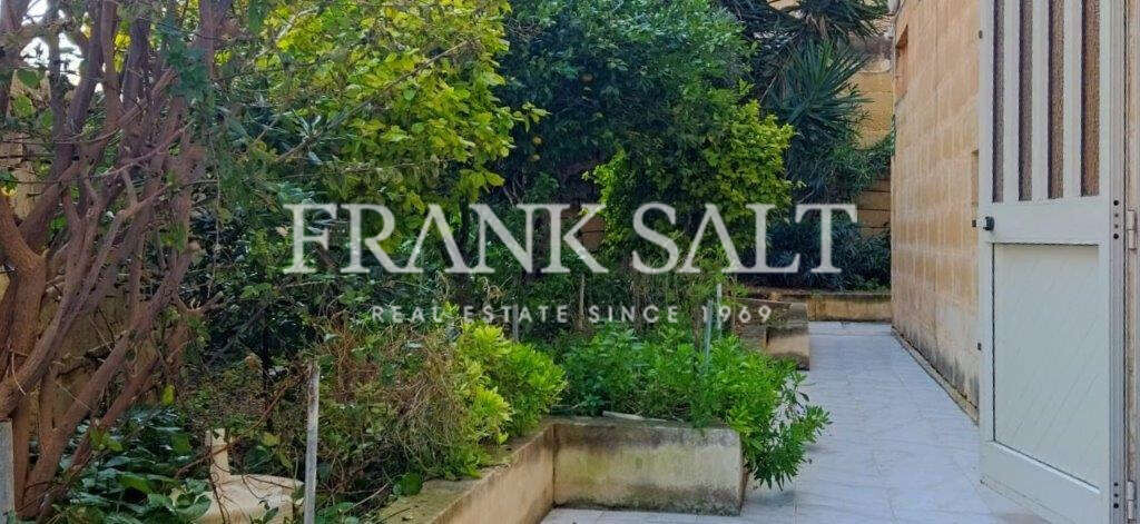 Qawra, 2 Bedrooms Bedrooms, ,For Sale,FRSA-511373