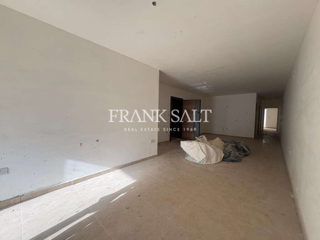 Bugibba, 3 Bedrooms Bedrooms, ,For Sale,FRSA-043781