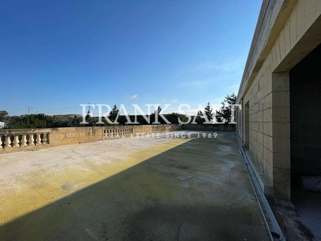 Naxxar, 3 Bedrooms Bedrooms, ,For Sale,FRSA-043778