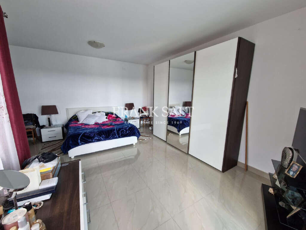 Luqa, 4 Bedrooms Bedrooms, ,1 BathroomBathrooms,For Sale,FRSA-714724